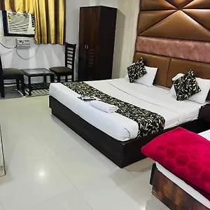 **** Hotel Aerotech Near Igi Airport India