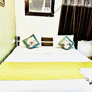 *** Bed & Breakfast Square Plaza At Airport India